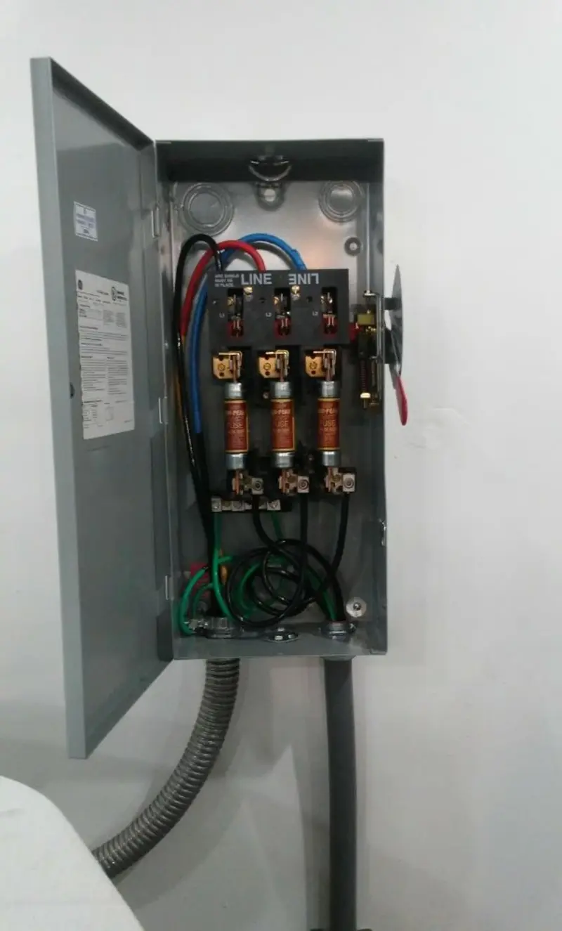 Three-phase disconnect switch installed for Smoke Detector Installation in Leisure City